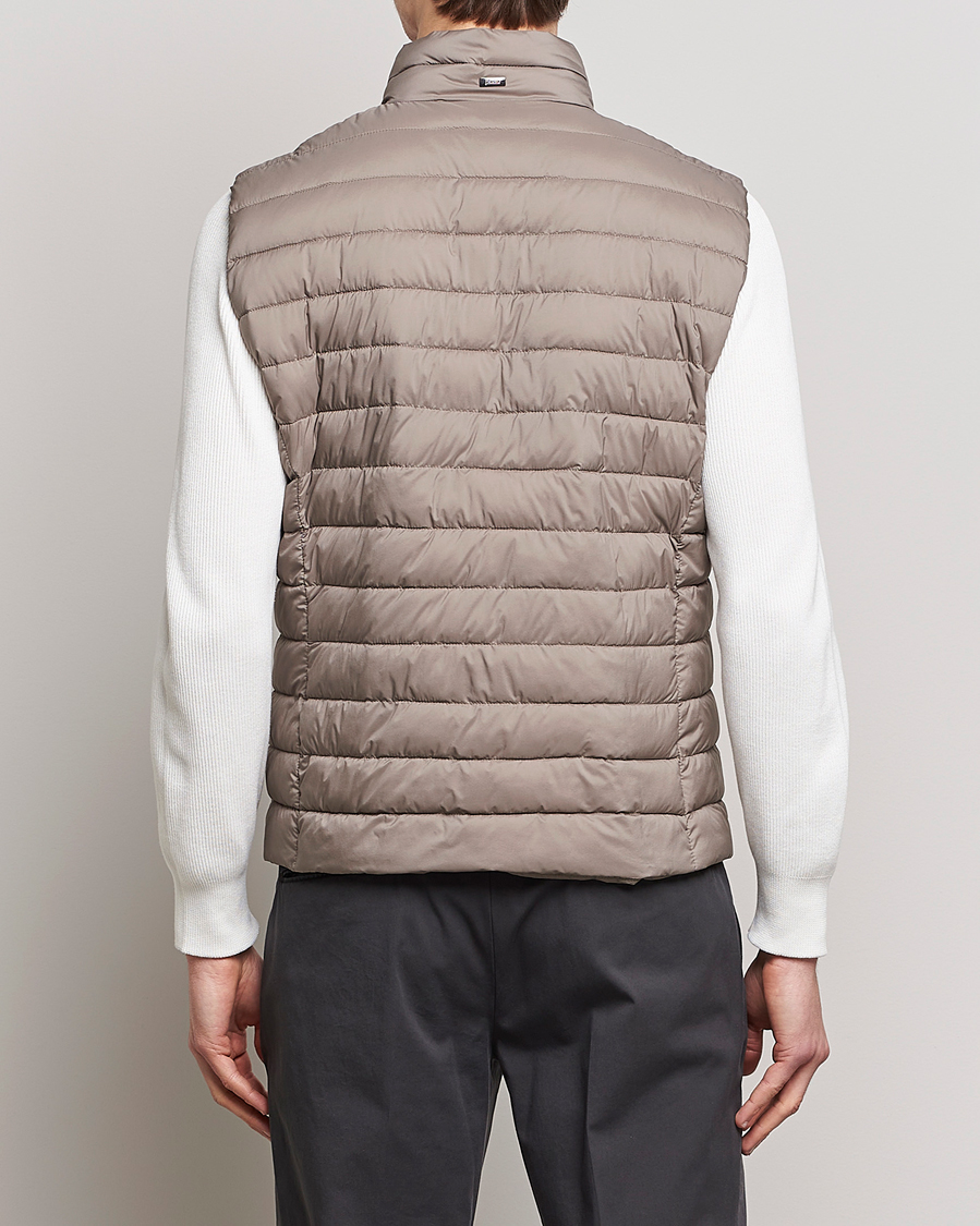 Homme | Manteaux Et Vestes | Herno | Nuage Matt Nylon Vest Taupe