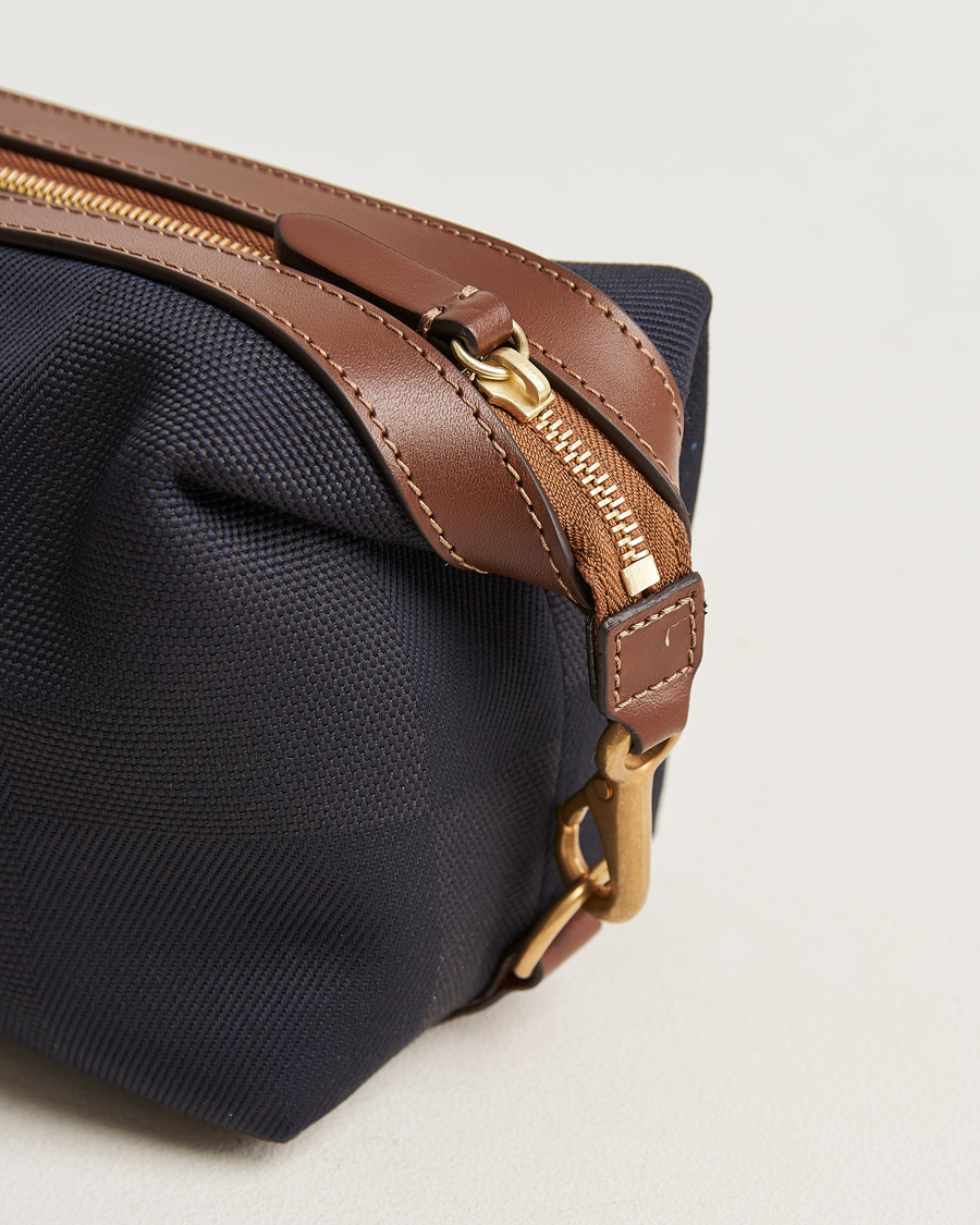 Homme | Mismo M/S Nylon Washbag Pioneer Blue/Cuoio | Mismo | M/S Nylon Washbag Pioneer Blue/Cuoio