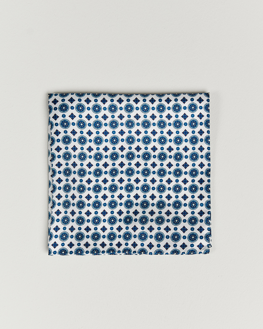 Homme | Amanda Christensen Medallion Silk Pocket Square White | Amanda Christensen | Medallion Silk Pocket Square White