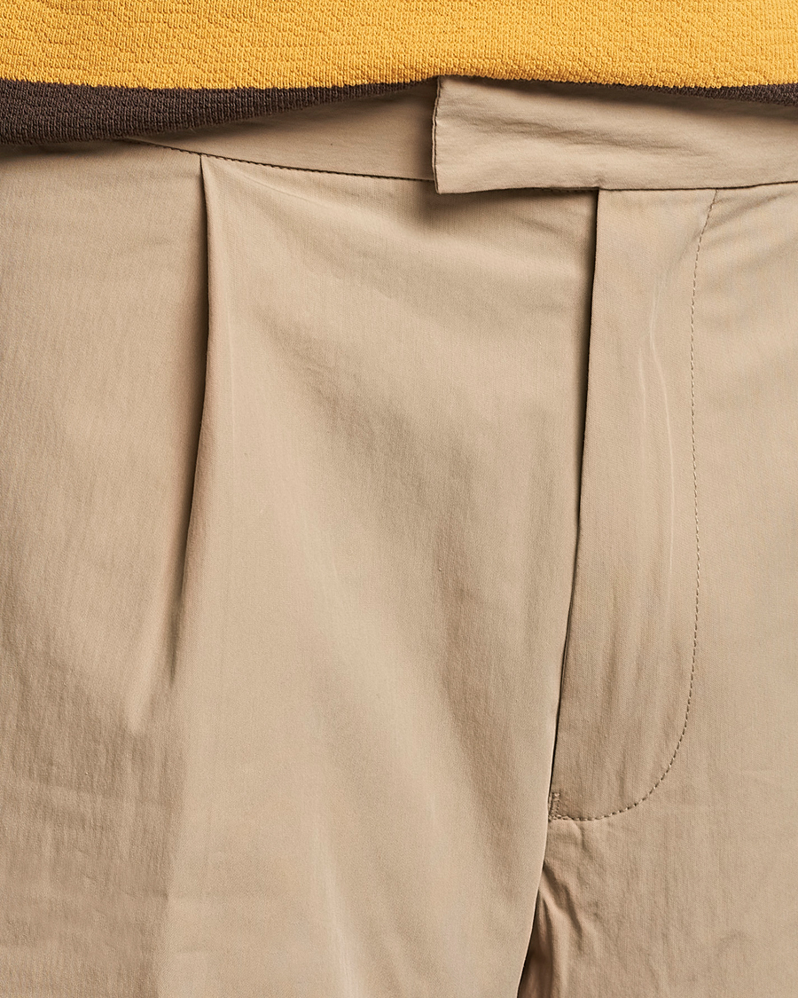 Homme | Pantalons | BEAMS PLUS | Comfort Cloth Travel Trousers Beige