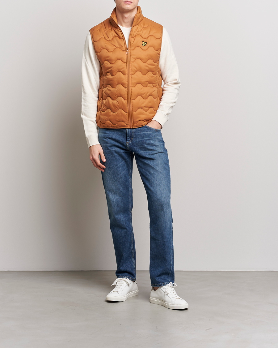 Homme | Gilets | Lyle & Scott | Crest Quilted Gilet Vest Salt Burne