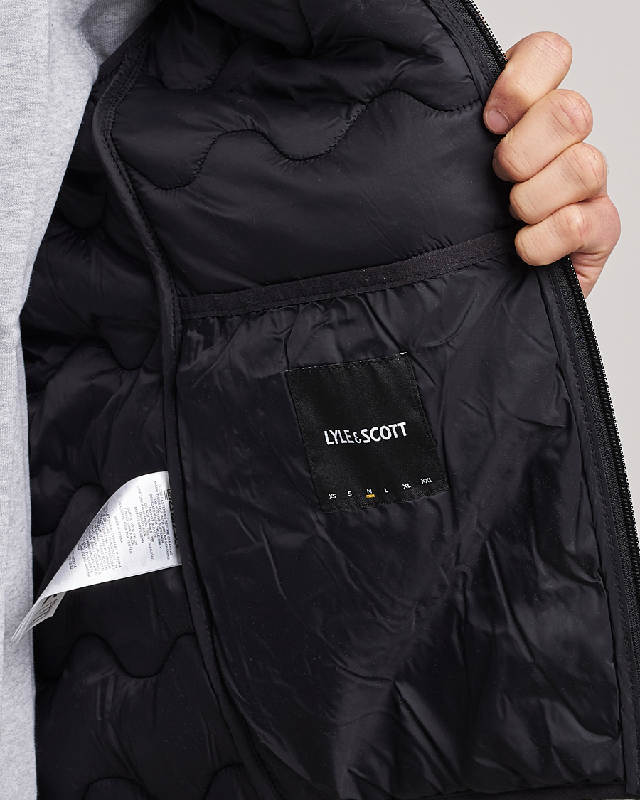 Homme | Gilets | Lyle & Scott | Crest Quilted Gilet Vest Black