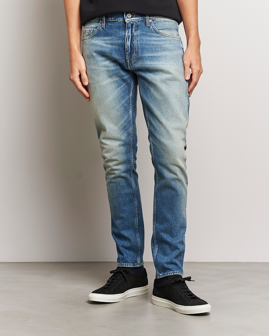 Homme | Jeans | Tiger of Sweden | Pistolero Stretch Cotton Jeans Light Blue