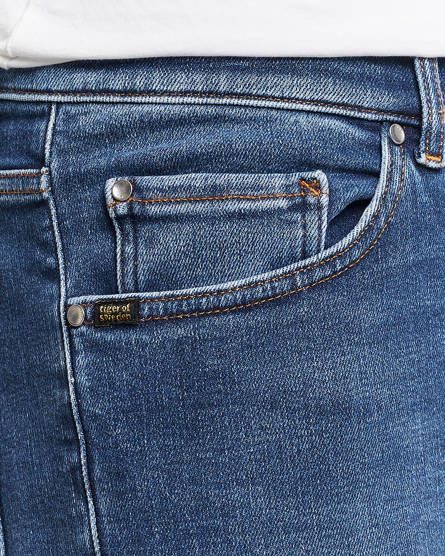 Homme | Jeans | Tiger of Sweden | Evolve Stretch Cotton Jeans Medium Blue