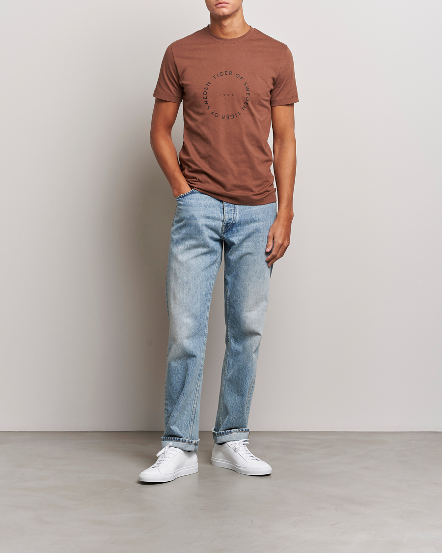 Homme | T-shirts | Tiger of Sweden | Dillan Crew Neck Logo T-Shirt Golden Copper