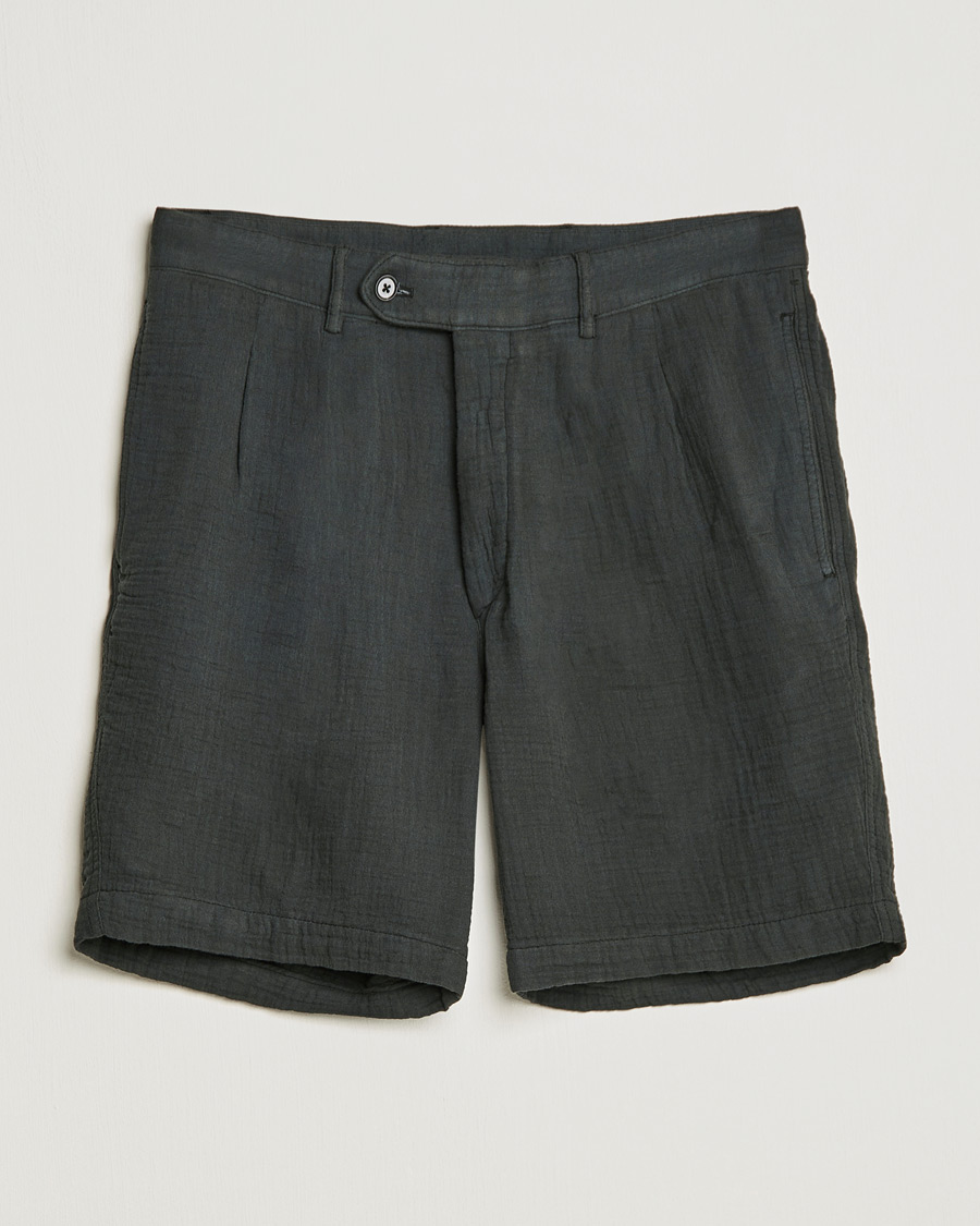 Homme | Shorts | Oscar Jacobson | Tanker Pleated Crepe Cotton Shorts Green