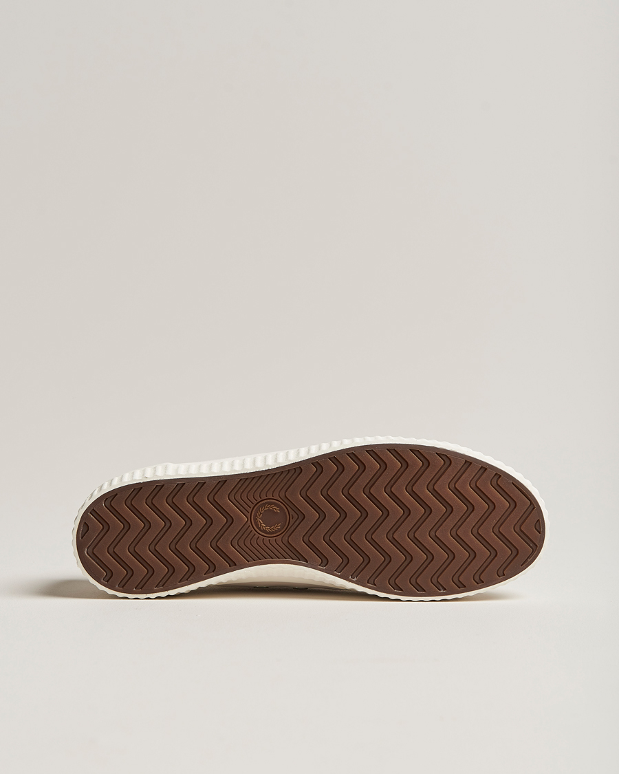 Homme | Fred Perry Huges Low Canvas Sneaker Light Ecru | Fred Perry | Huges Low Canvas Sneaker Light Ecru