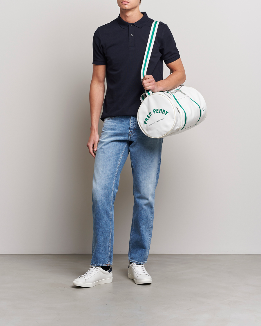 Homme | Fred Perry Classic Barrel Bag Snow White | Fred Perry | Classic Barrel Bag Snow White