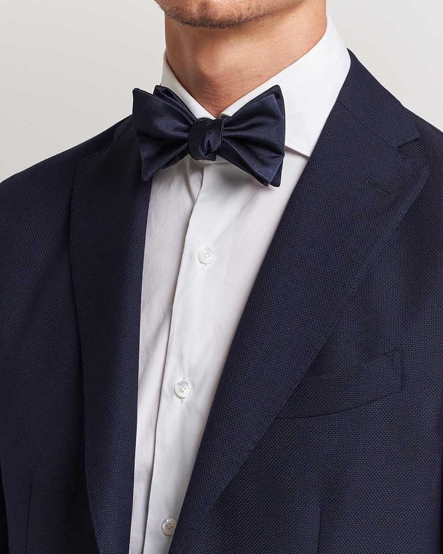 Homme | E. Marinella Silk Bow Tie Navy Satin | E. Marinella | Silk Bow Tie Navy Satin