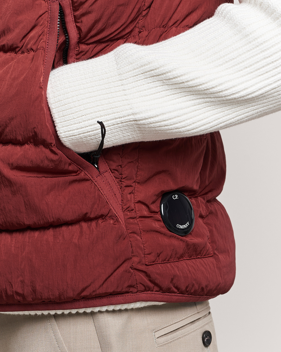 Homme | Manteaux Et Vestes | C.P. Company | Eco-Chrome R Lightweight Down Vest Wine