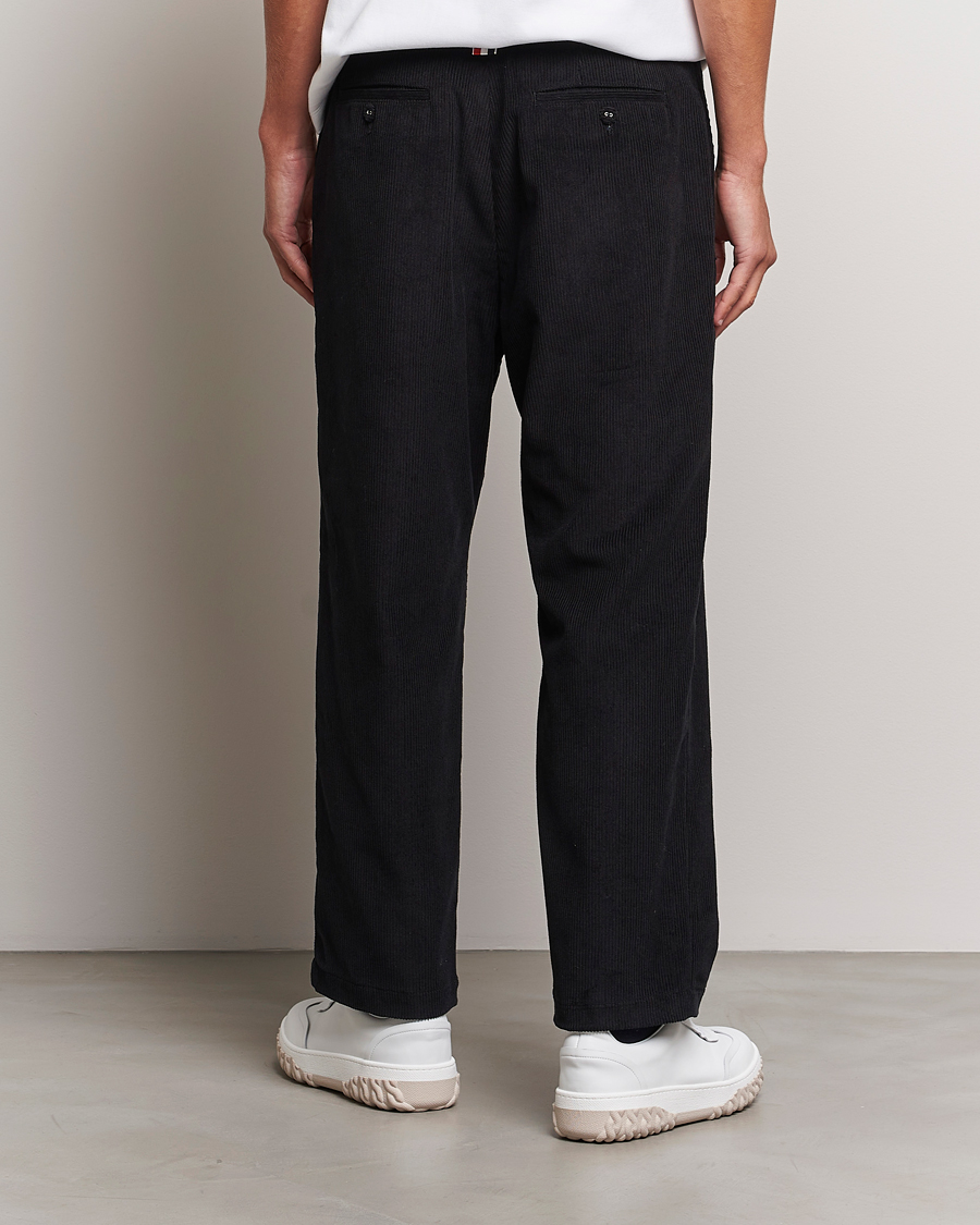 Homme | Pantalons | Thom Browne | Straight Cropped Corduroy Trousers Black