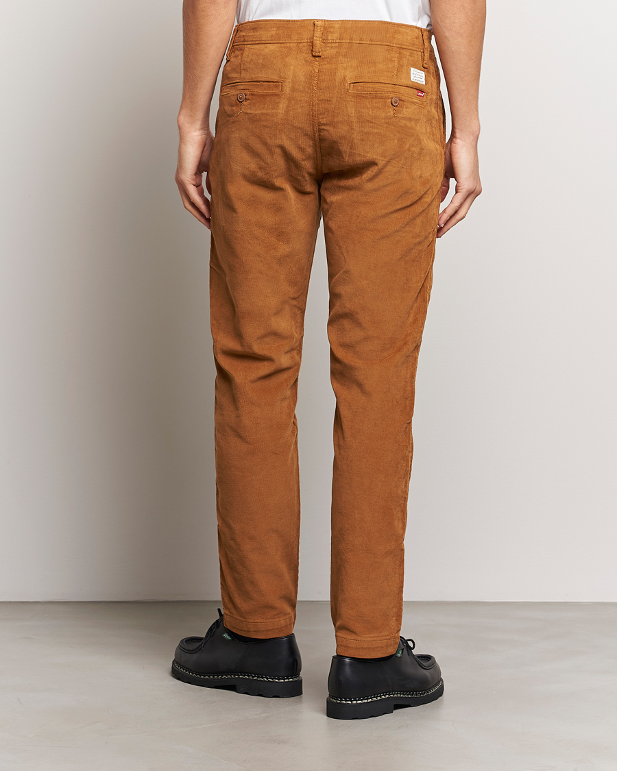 Homme | Pantalons | Levi's | Garment Dyed Stretch Corduroy Chino Monks Robe