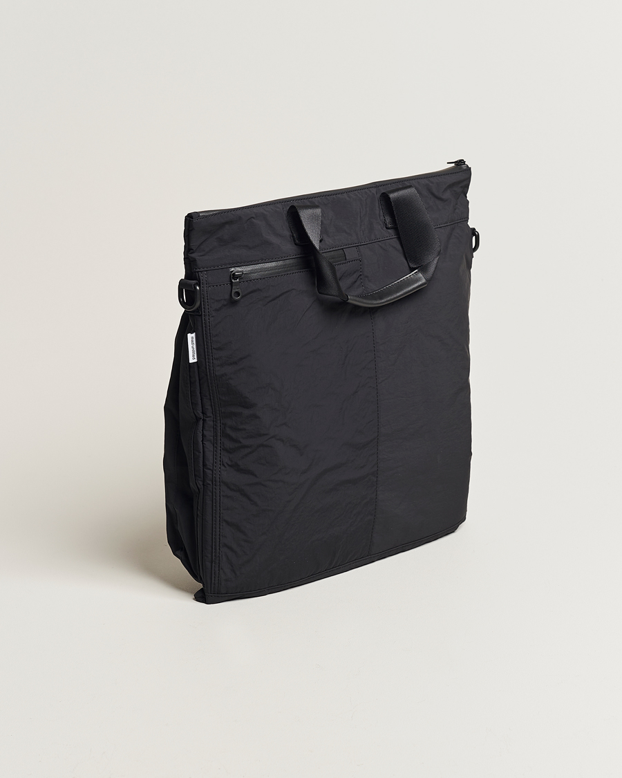 Homme | mazi untitled Helmet Bag 02 Nylon Tote Black | mazi untitled | Helmet Bag 02 Nylon Tote Black