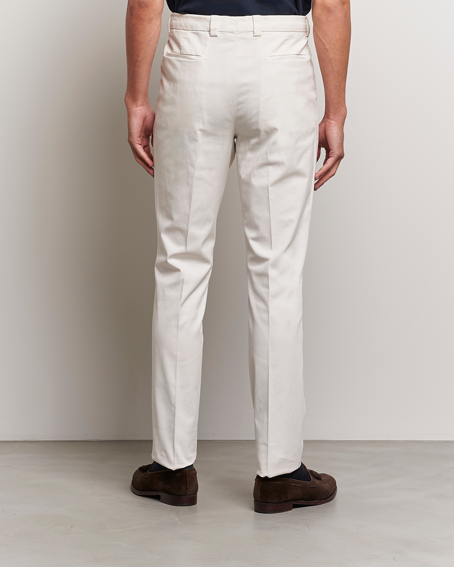 Homme | Pantalons | Brunello Cucinelli | Slim Fit Pleated Trousers Off White