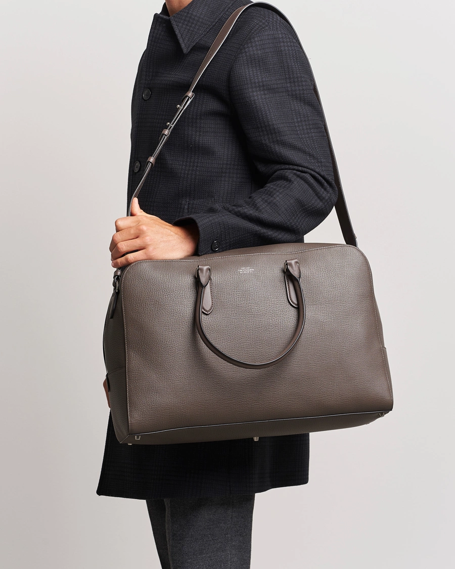 Homme | Sections | Smythson | Ludlow Soft Travel Bag Dark Taupe