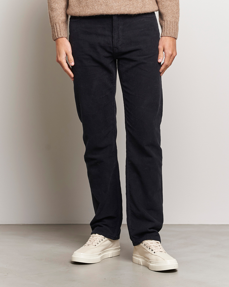 Homme | Pantalons | Filippa K | Straight Fit Garment Dyed Corduroy Pants Black