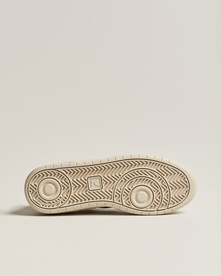 Homme | Veja V-10 Vegan Leather Sneaker White/Black | Veja | V-10 Vegan Leather Sneaker White/Black