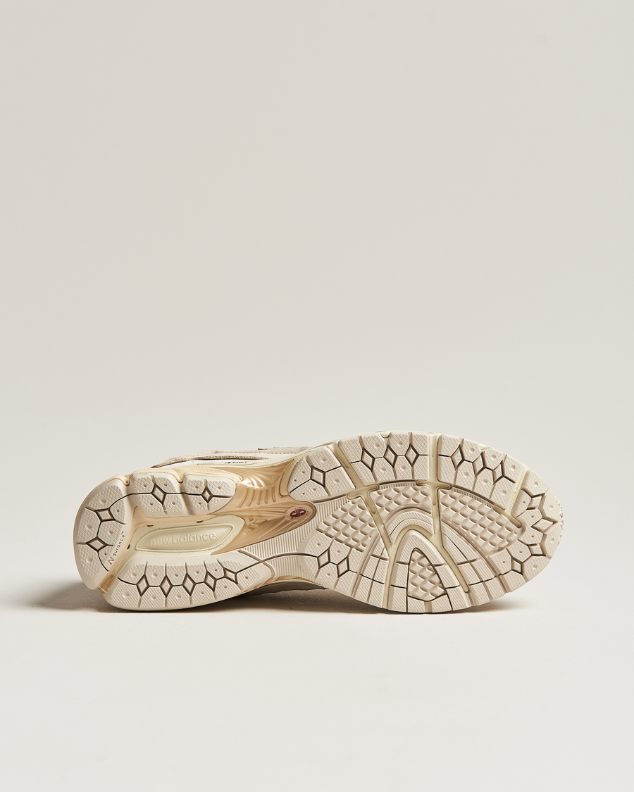 Homme | New Balance 2002R Protection Pack Sneakers Sandstone | New Balance | 2002R Protection Pack Sneakers Sandstone