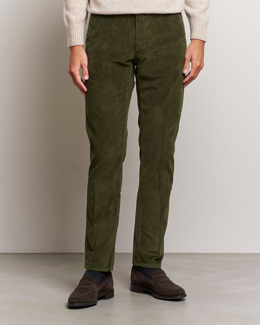 Homme | Pantalons | Incotex | Slim Fit Leisure Cord Slacks Forest Green