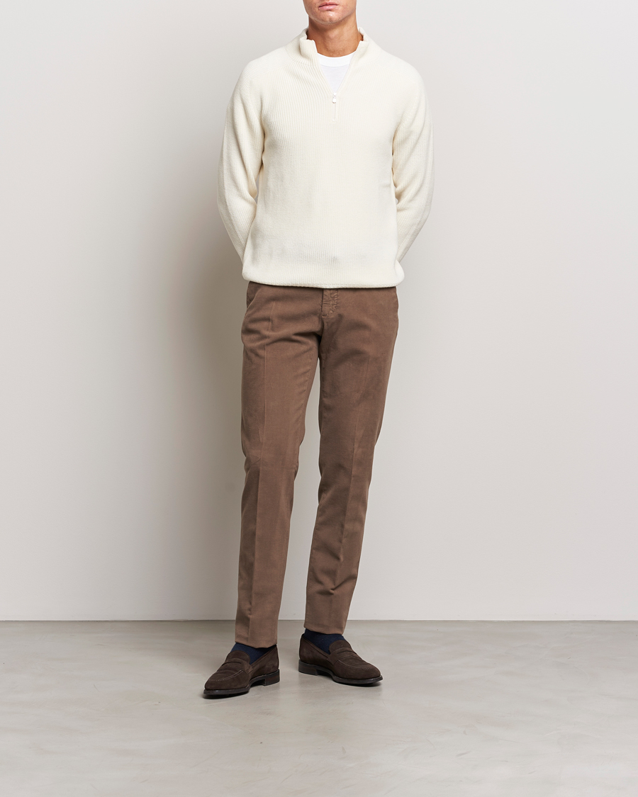 Homme | Pantalons | Incotex | Slim Fit Luxury Moleskine Trousers Taupe
