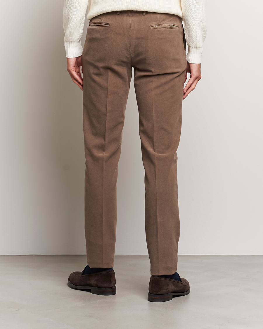 Homme | Pantalons | Incotex | Slim Fit Luxury Moleskine Trousers Taupe