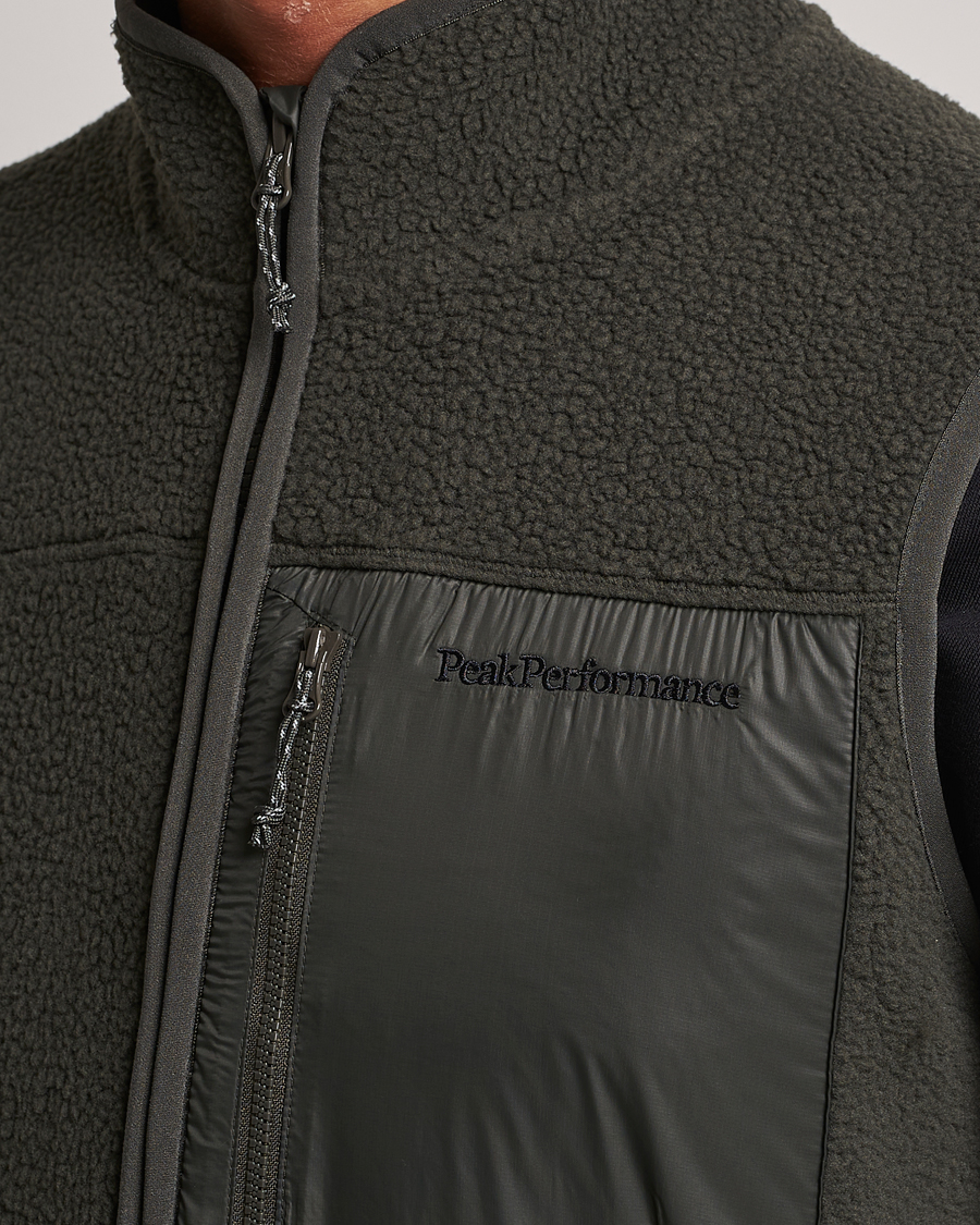 Homme | Gilets | Peak Performance | Pile Vest Olive Extreme