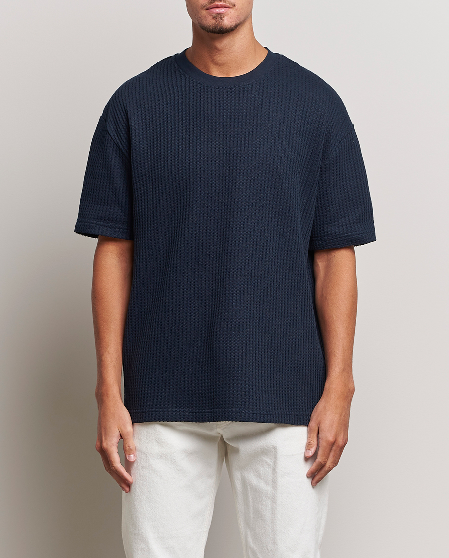 Homme | T-shirts | Samsøe Samsøe | Samsøe & Samsøe Dino Waffle Knitted Crew Neck T-Shirt Salute Navy