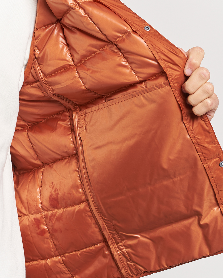 Homme | Manteaux Et Vestes | TAION | V-Neck Lightweight Down Vest Brick Orange