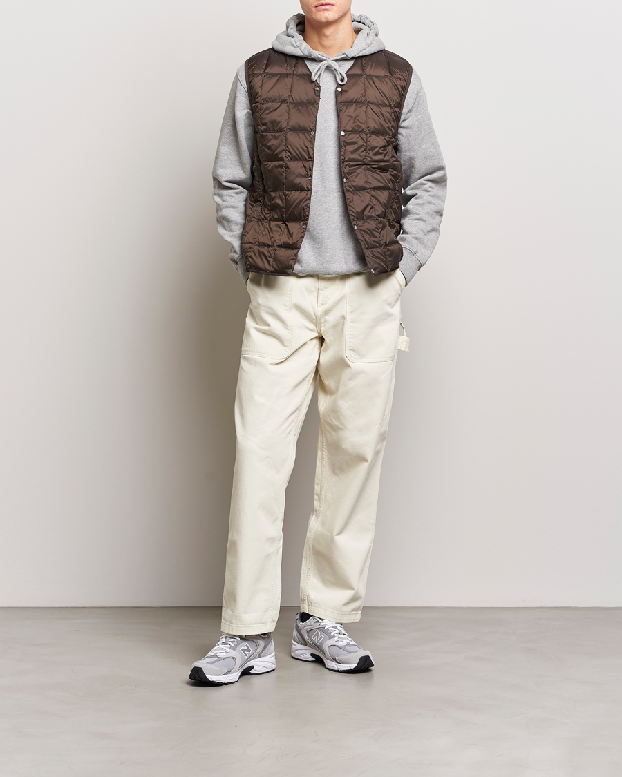 Homme | Manteaux Et Vestes | TAION | V-Neck Lightweight Down Vest Dark Choco