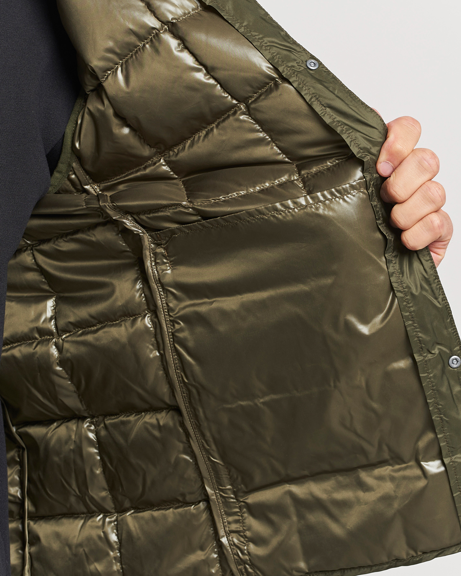 Homme | Manteaux Et Vestes | TAION | V-Neck Lightweight Down Vest Dark Olive
