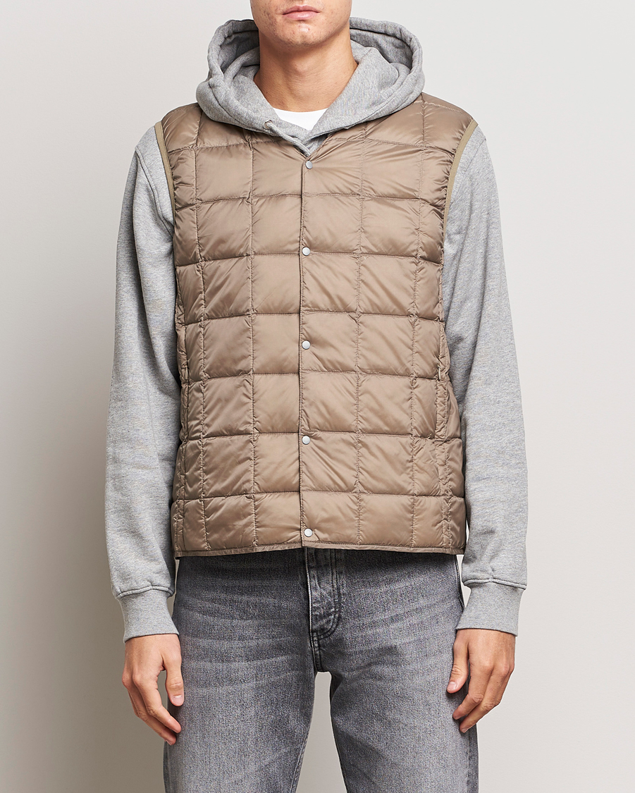 Homme | Manteaux Et Vestes | TAION | V-Neck Lightweight Down Vest Khaki