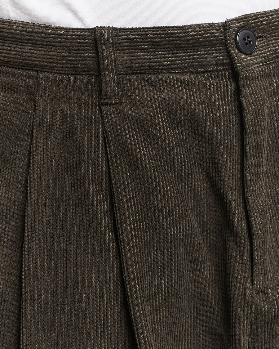 Homme | Pantalons | Sunspel | Corduroy Double Pleat Trousers Coffee