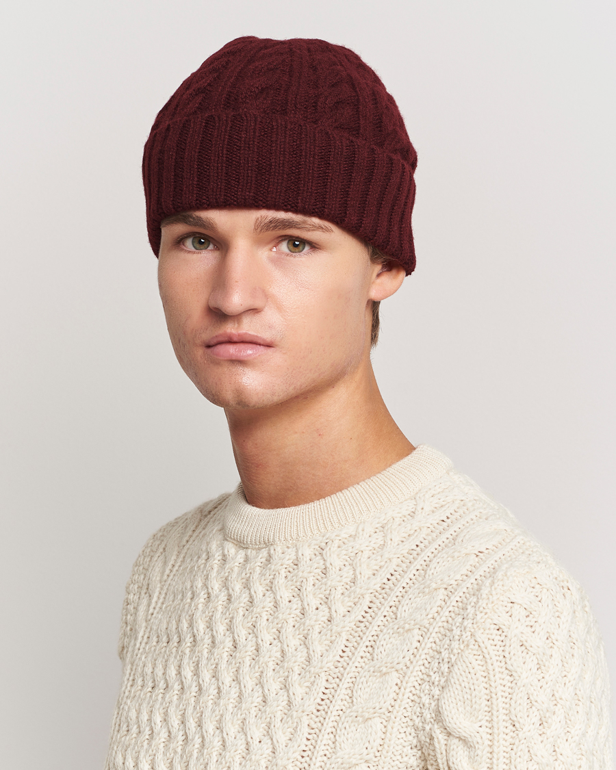Homme |  | Sunspel | Lambswool Cable Hat Maroon