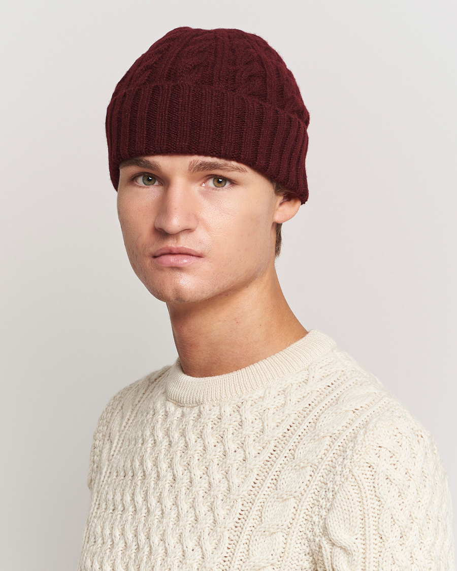 Homme | Sunspel Lambswool Cable Hat Maroon | Sunspel | Lambswool Cable Hat Maroon