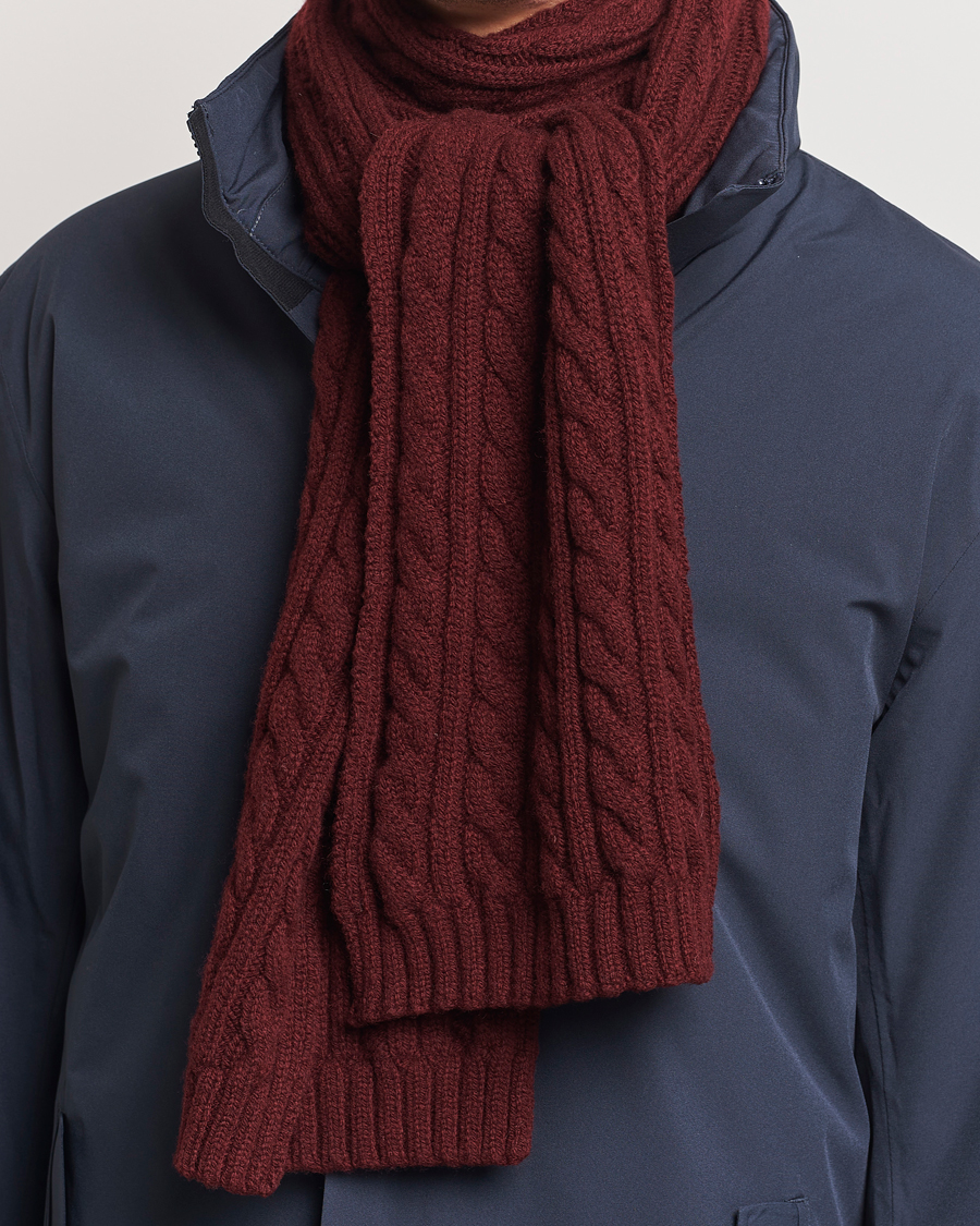 Homme |  | Sunspel | Lambswool Cable Scarf Maroon
