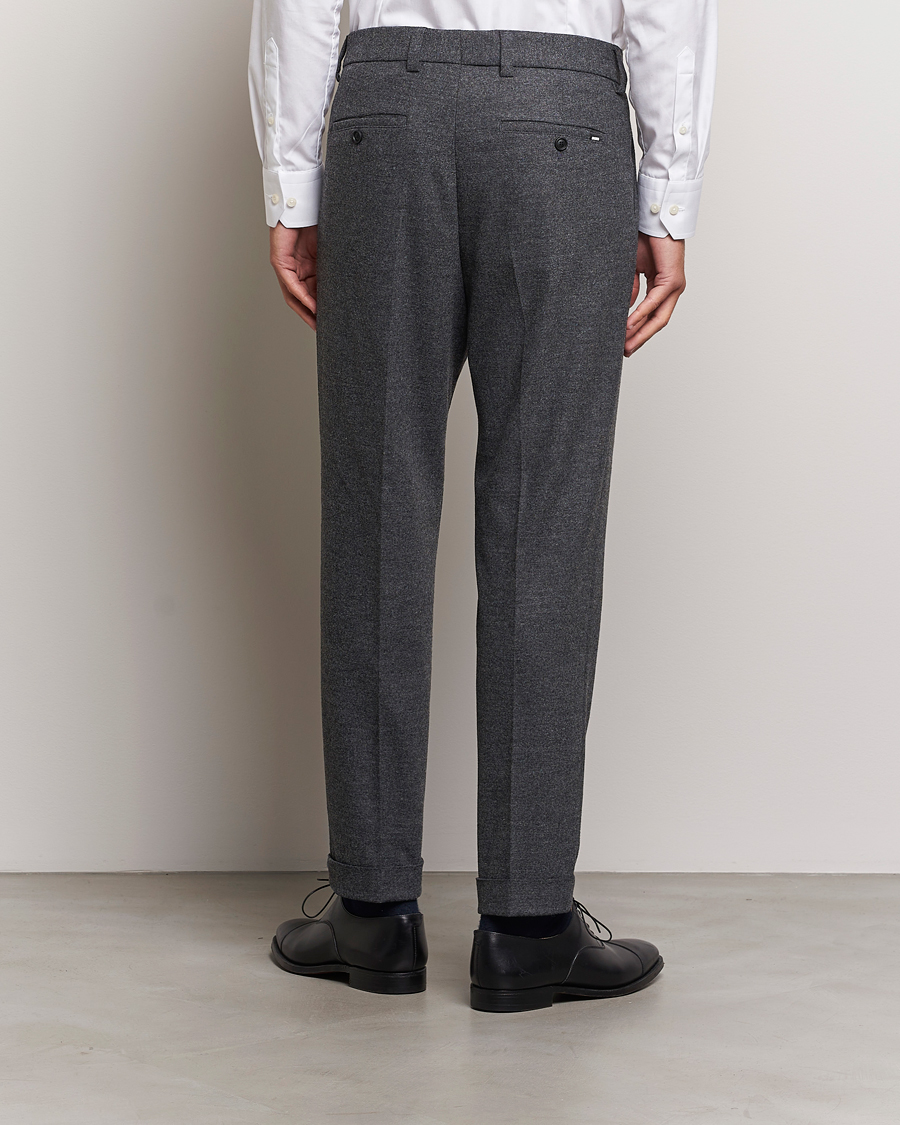Homme | Pantalons | BOSS BLACK | Perin Tech Flannel Pleated Trousers Dark Grey