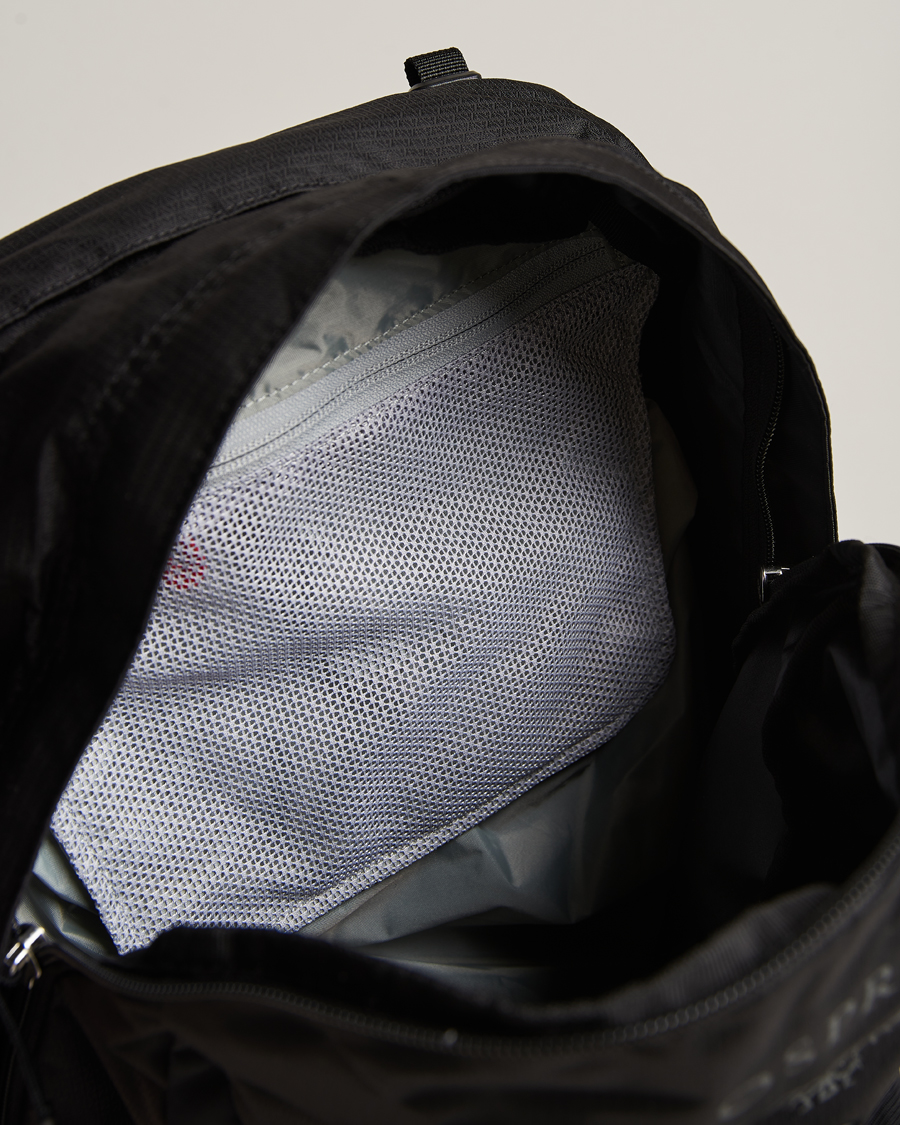 Homme | Osprey Talon 22 Backpack Stealth Black | Osprey | Talon 22 Backpack Stealth Black