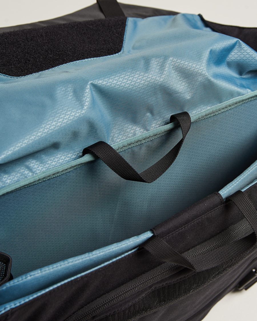 Homme | Osprey Metron 18 Messenger Bag Black | Osprey | Metron 18 Messenger Bag Black