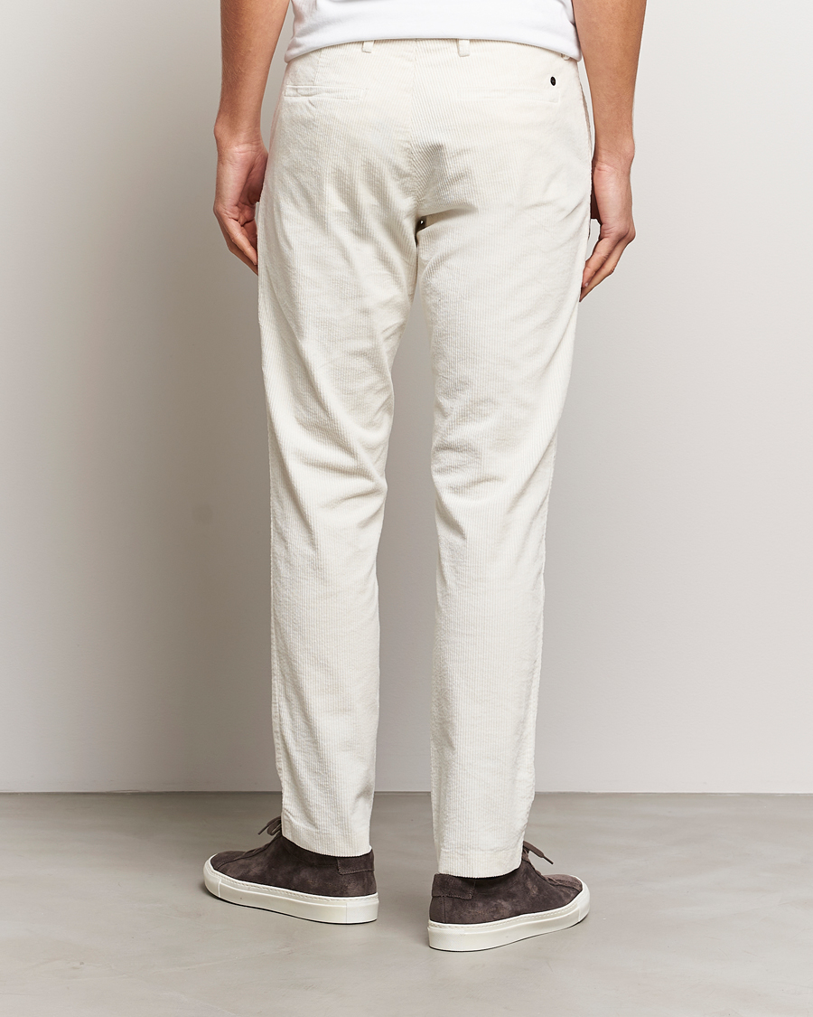 Homme | Pantalons | NN07 | Theo Regular Fit Corduroy Chinos Off White