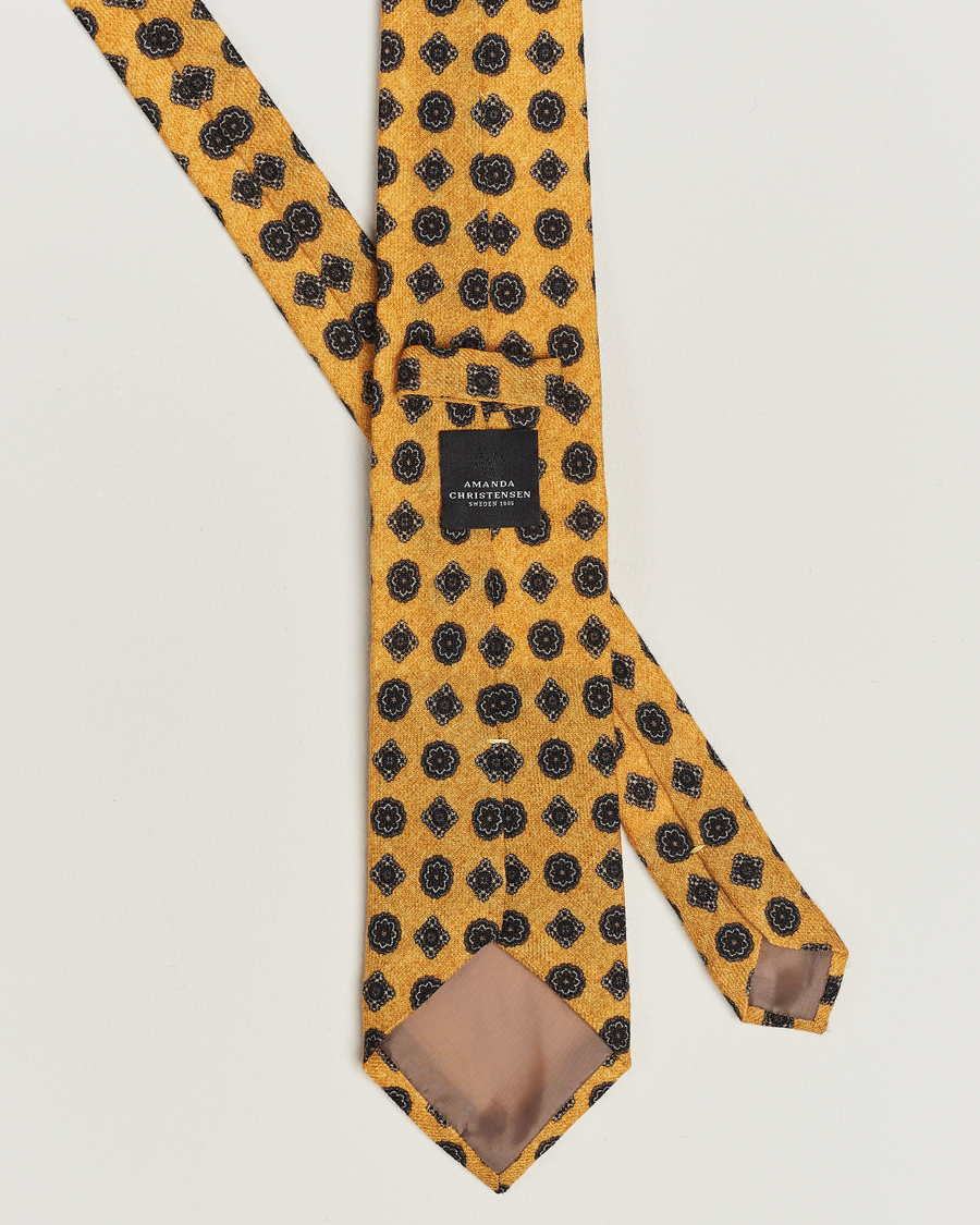 Homme | Amanda Christensen Wool Flannel 8cm Printed Medallion Tie Yellow | Amanda Christensen | Wool Flannel 8cm Printed Medallion Tie Yellow