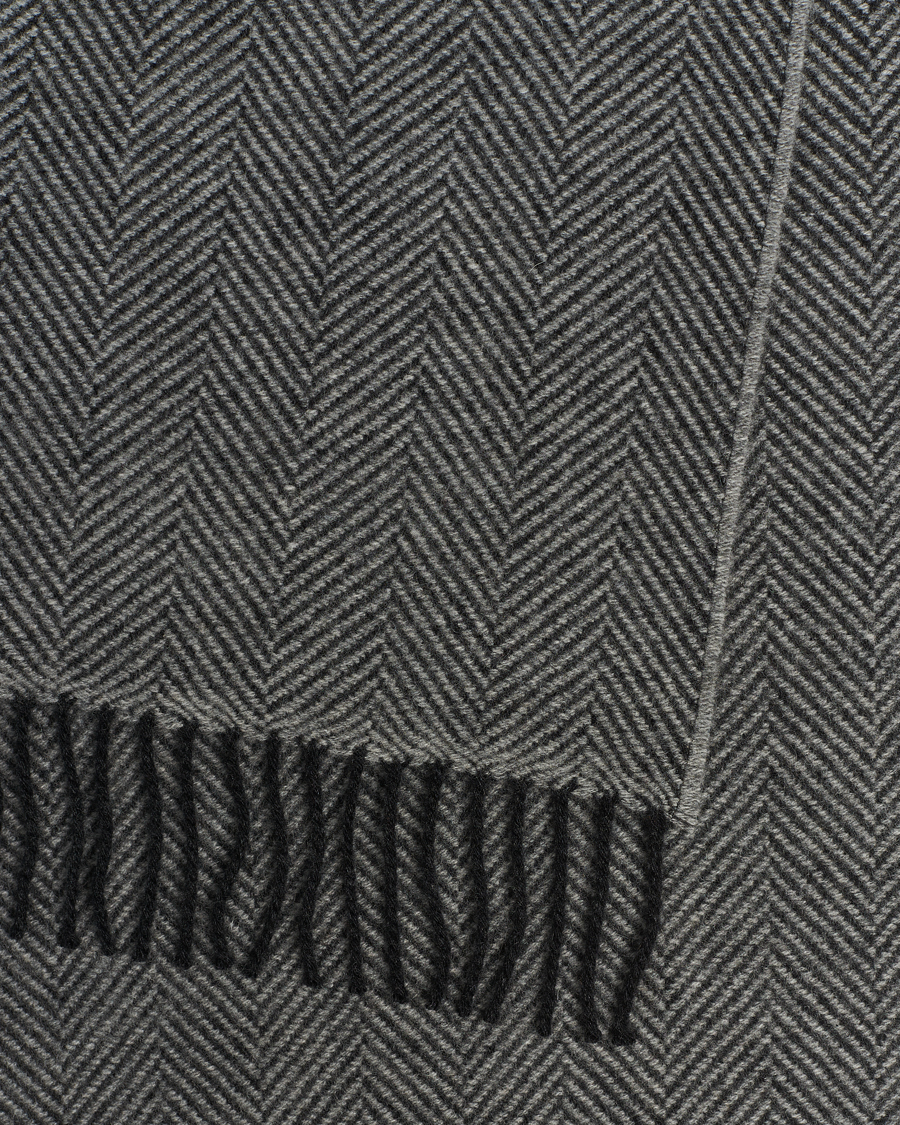 Homme | Begg & Co Herringbone Cashmere Scarf 30*170cm Grey | Begg & Co | Herringbone Cashmere Scarf 30*170cm Grey