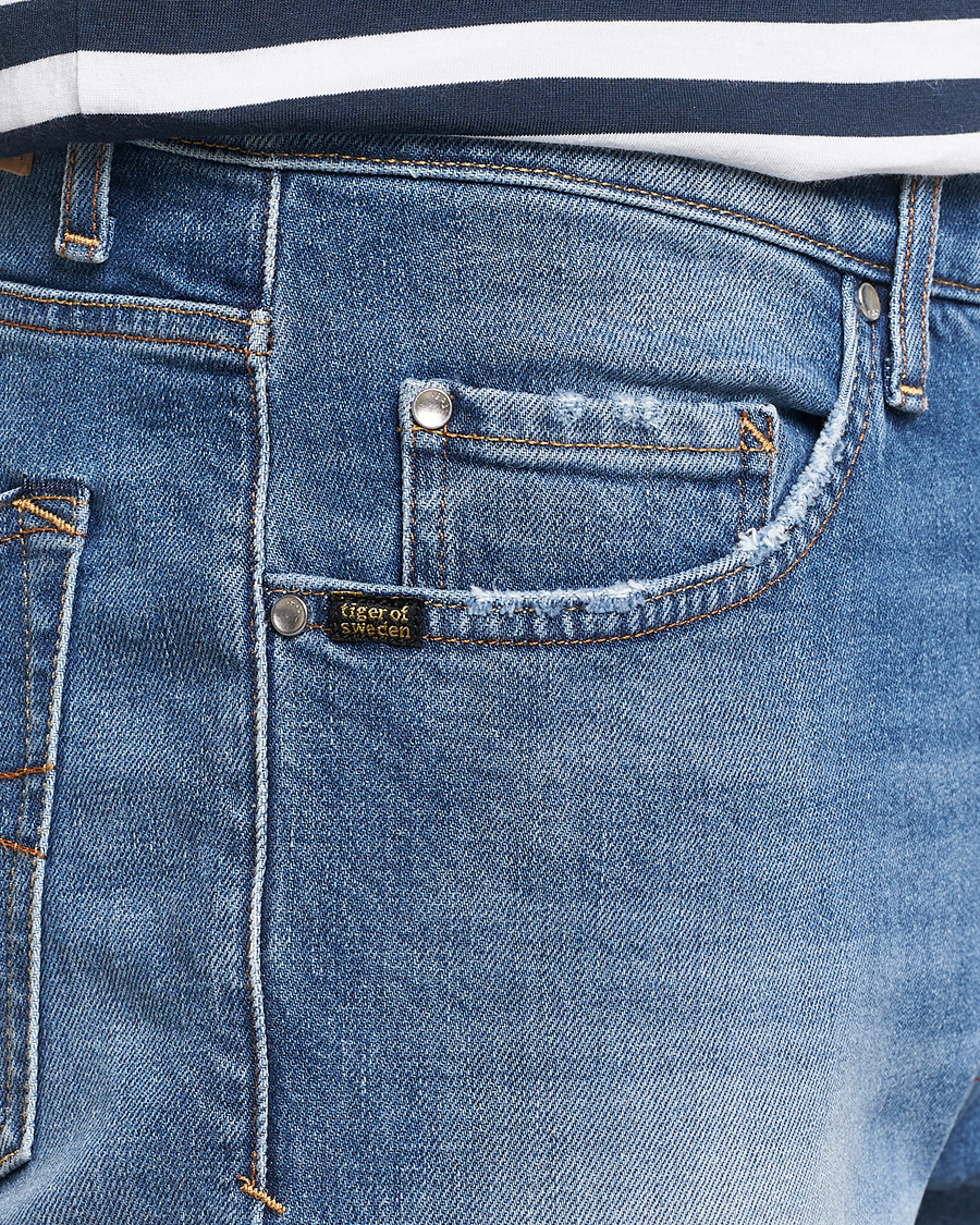 Homme | Jeans | Tiger of Sweden | Pistolero Stretch Cotton Jeans Light Blue