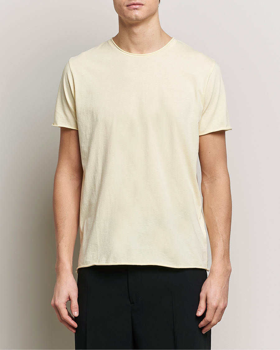 Homme | T-shirts | Filippa K | Roll Neck Crew Neck T-Shirt Soft Yellow