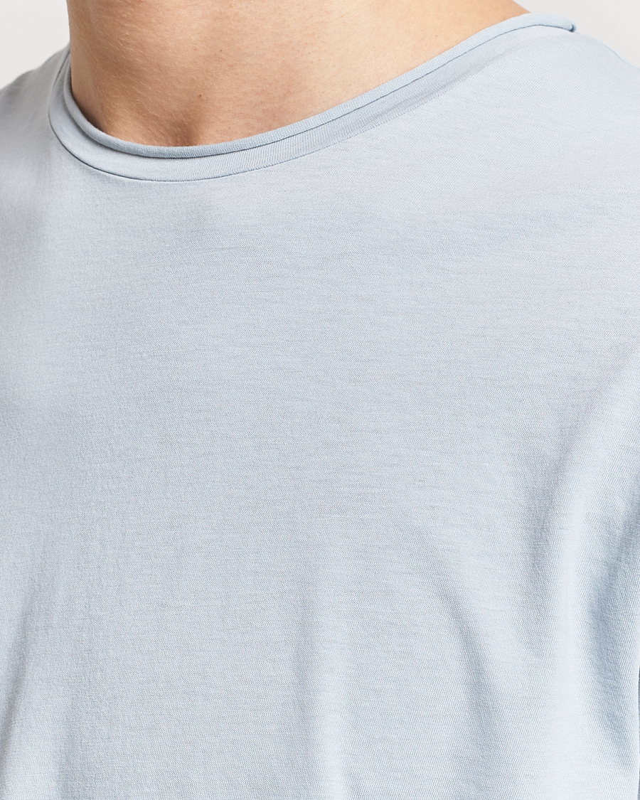 Homme | T-shirts | Filippa K | Roll Neck Crew Neck T-Shirt Dove Blue