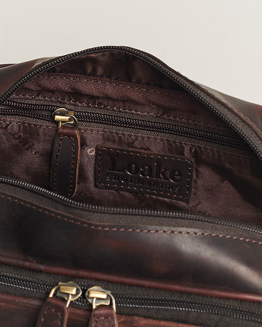 Homme | Loake 1880 Dartmouth Leather Washbag Dark Brown | Loake 1880 | Dartmouth Leather Washbag Dark Brown
