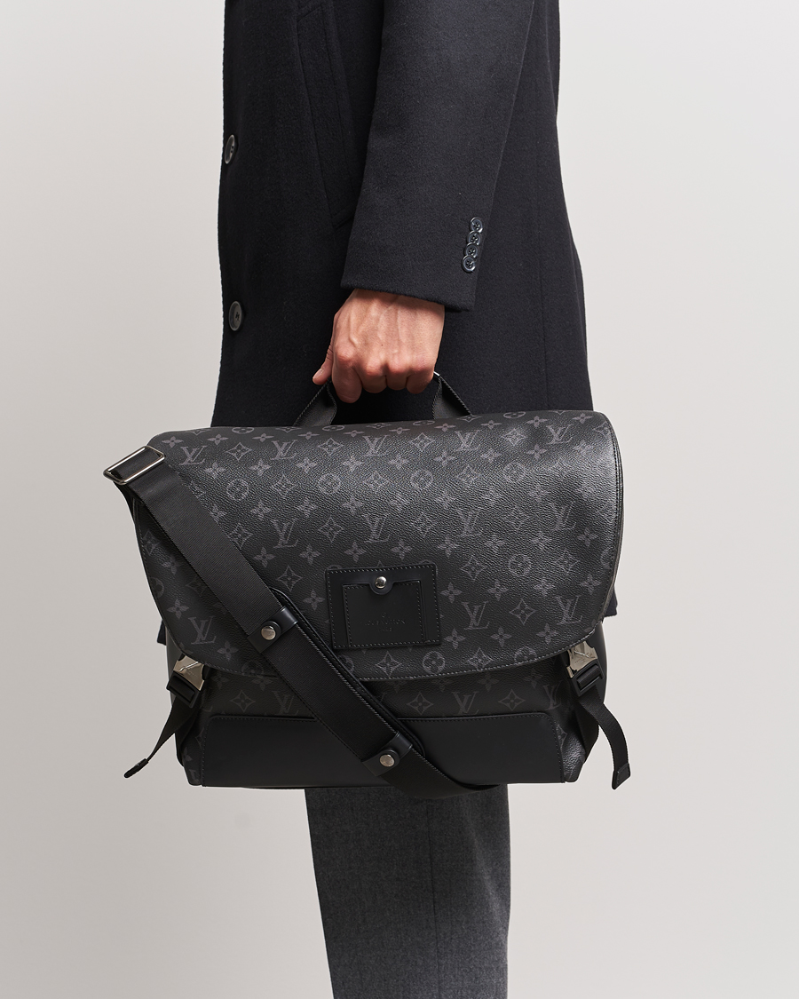 Homme |  | Louis Vuitton Pre-Owned | Messenger Voyager MM Bag Monogram Eclipse