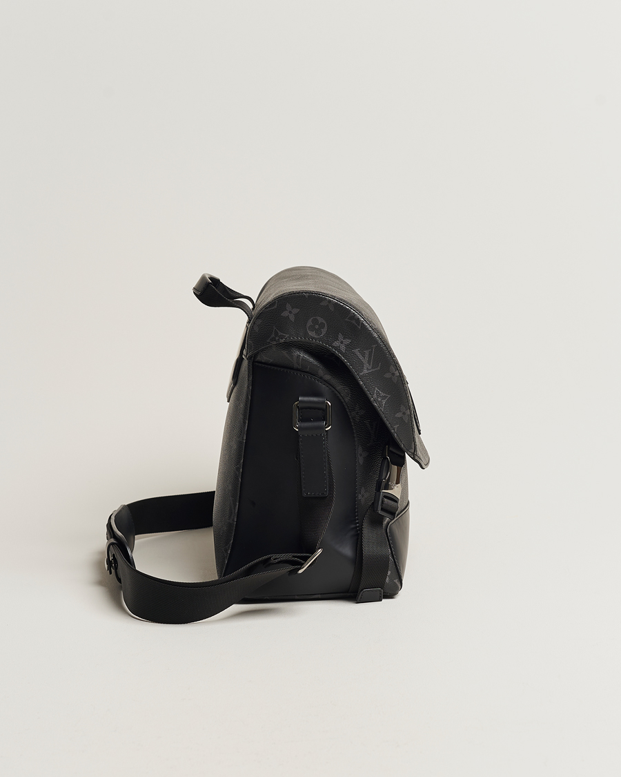 Homme | Louis Vuitton Pre-Owned Messenger Voyager MM Bag Monogram Eclipse | Louis Vuitton Pre-Owned | Messenger Voyager MM Bag Monogram Eclipse