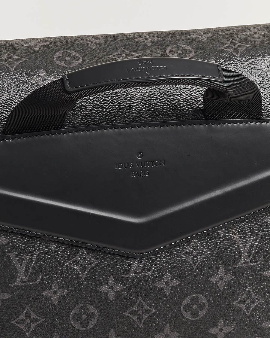 Homme | Louis Vuitton Pre-Owned Messenger Voyager MM Bag Monogram Eclipse | Louis Vuitton Pre-Owned | Messenger Voyager MM Bag Monogram Eclipse