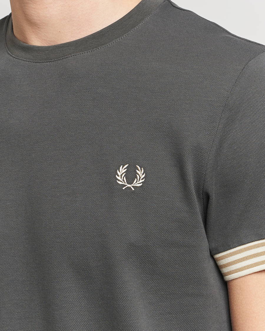Homme | T-shirts | Fred Perry | Striped Cuff Crew Neck T-Shirt Field Green