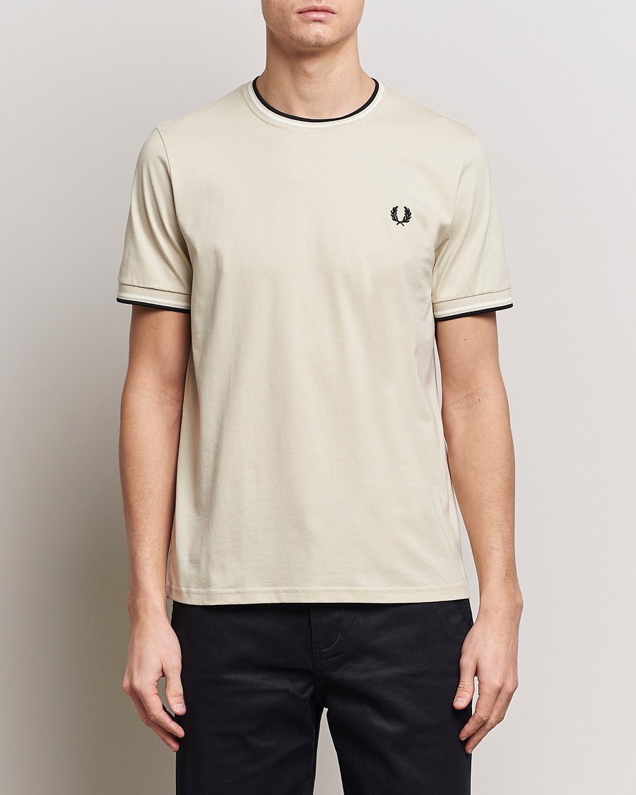 Homme |  | Fred Perry | Twin Tipped T-Shirt Oatmeal